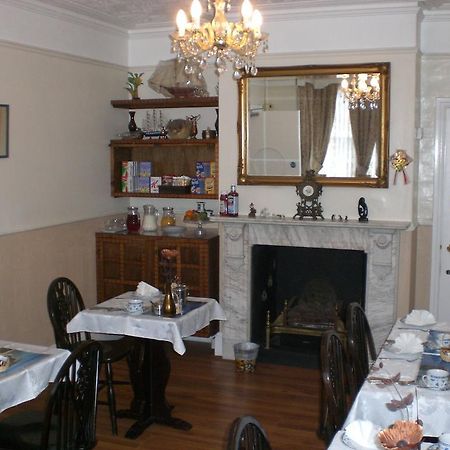 Melville Lodge Gatwick Horley Dış mekan fotoğraf