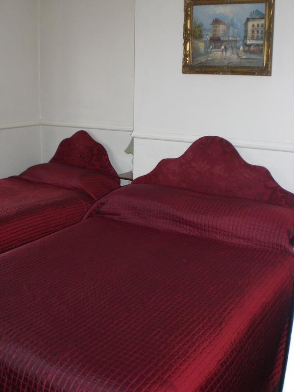 Melville Lodge Gatwick Horley Oda fotoğraf