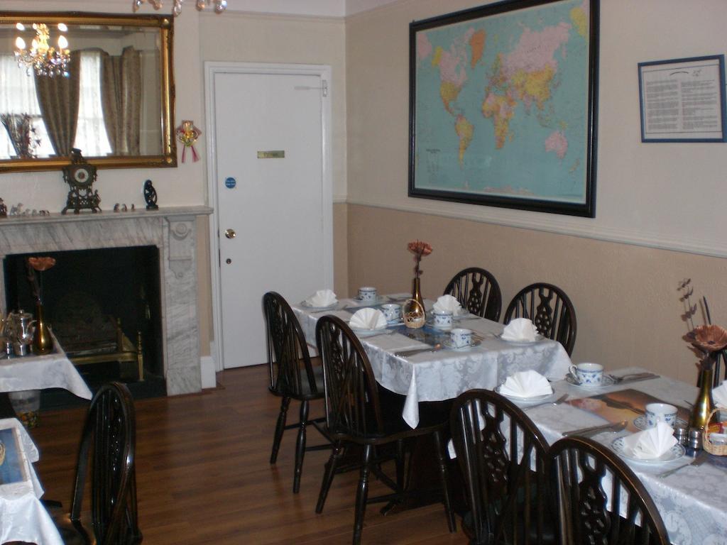 Melville Lodge Gatwick Horley Dış mekan fotoğraf